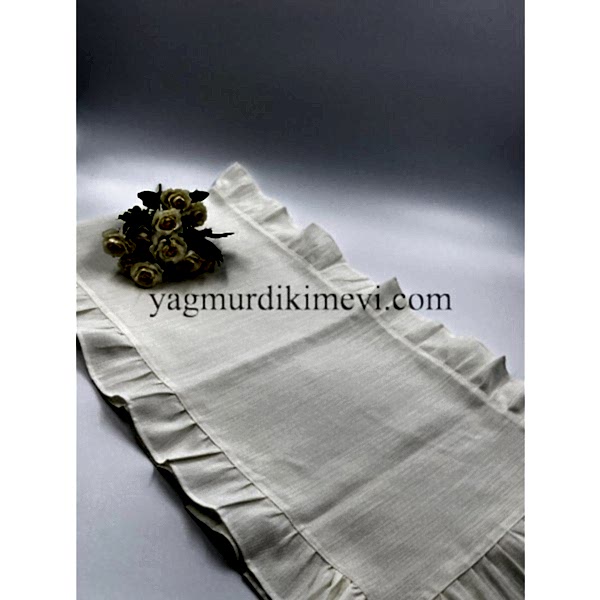 Naturel fırfırlı keten kumaş masa örtüsü zarif tasarımı ile