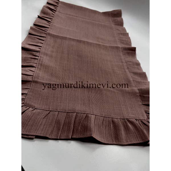 Naturel fırfırlı keten kumaş masa örtüsü zarif tasarımı ile