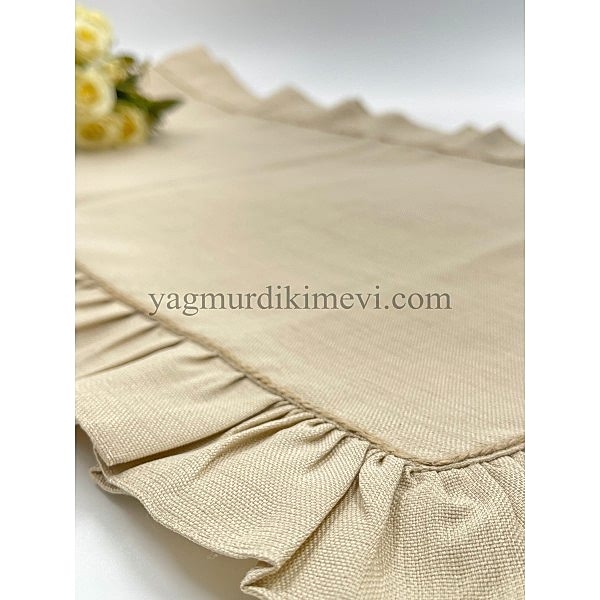 Naturel fırfırlı keten kumaş masa örtüsü zarif tasarımı ile