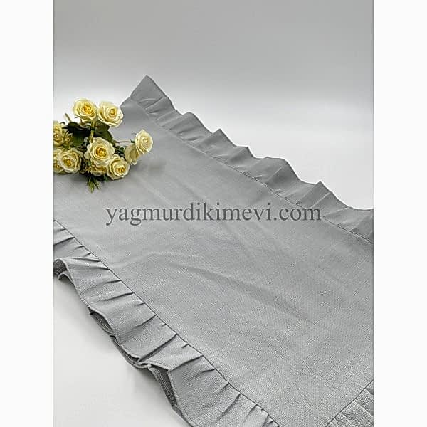 Naturel fırfırlı keten kumaş masa örtüsü zarif tasarımı ile