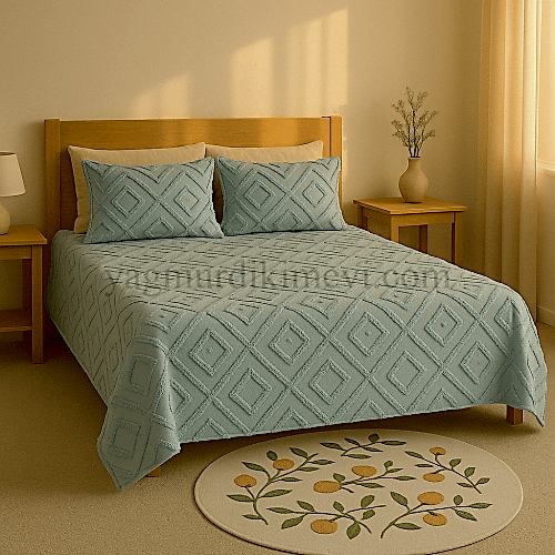 Geometrik Desen Açık Mavi Renk Püsküllü Yatak Örtüsü Seti – Ultra Konfor & Özel Tasarım