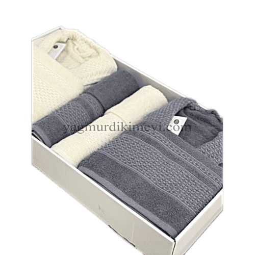 Lüks Aile Bornoz Seti – 2 Bornoz, 2 Büyük Havlu, 2 Baş Havlu, 2 Özel Banyo Sabunu