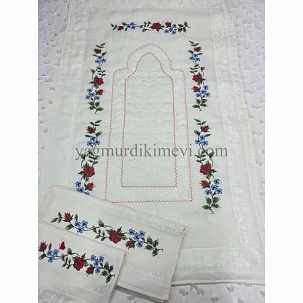  Kanaviçe işlemeli seccade takımı ve havlular