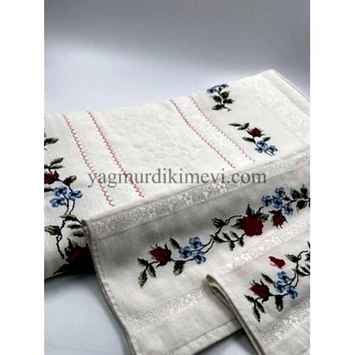 Kanaviçe İşlemeli Seccade Takımı (3’lü Set)