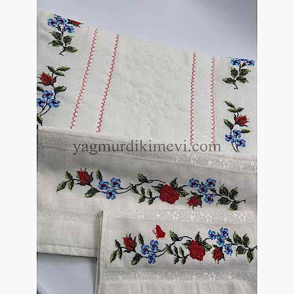  Kanaviçe işlemeli seccade takımı ve havlular