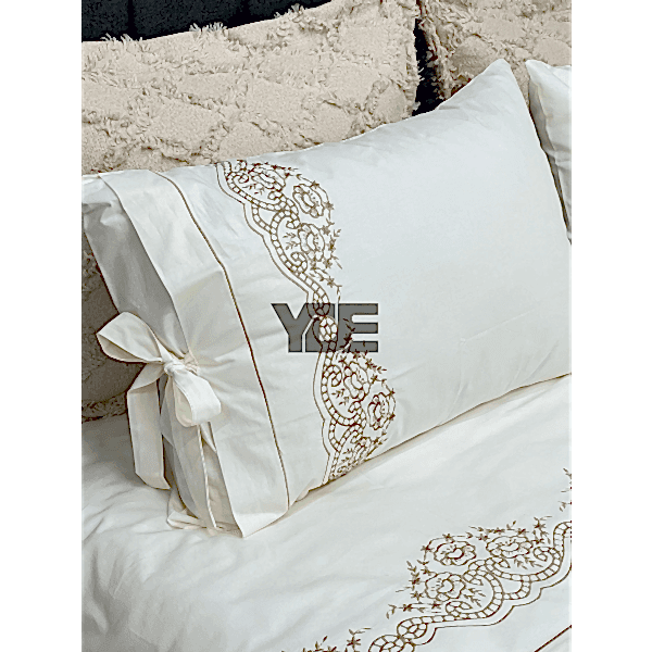 7 Parça Çeyizlik Nakışlı Nevresim Takımı ve Püsküllü Pike Örtüsü