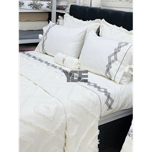 7 Parça Çeyizlik Nakışlı Nevresim Takımı ve Püsküllü Pike Örtüsü Seti