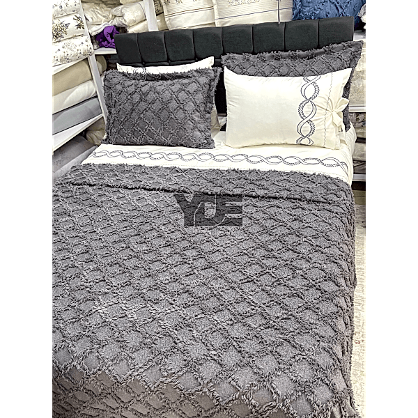 7 Parça Çeyizlik Nakışlı Nevresim Takımı ve Püsküllü Pike Örtüsü