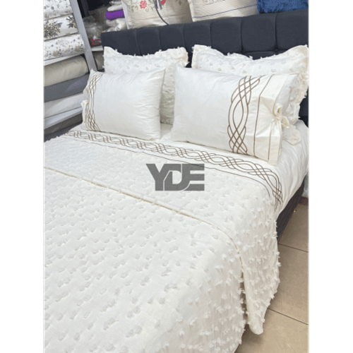 7 Parça Çeyizlik Nakışlı Nevresim Takımı ve Püsküllü Pike Örtüsü Seti