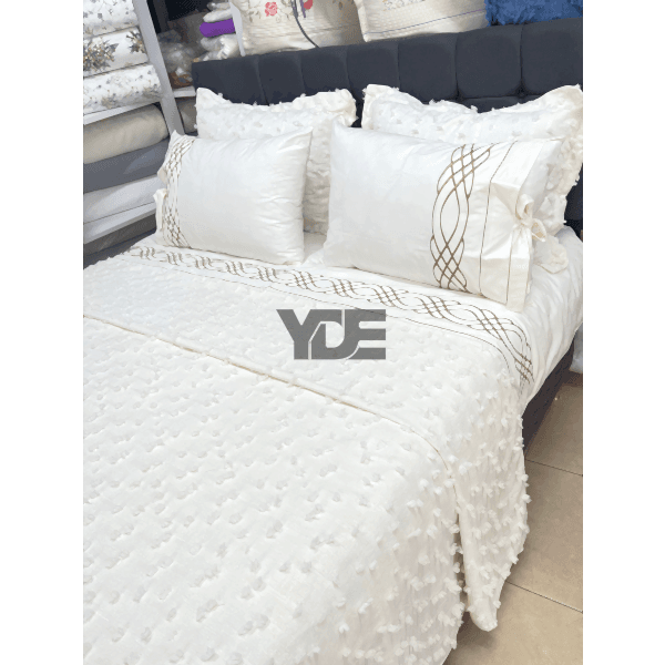 7 Parça Çeyizlik Nakışlı Nevresim Takımı ve Püsküllü Pike Örtüsü