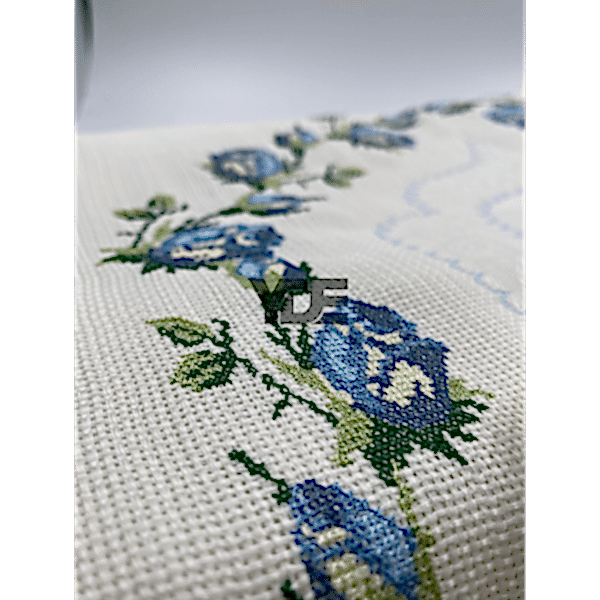  Kanaviçe işlemeli seccade takımı ve havlular