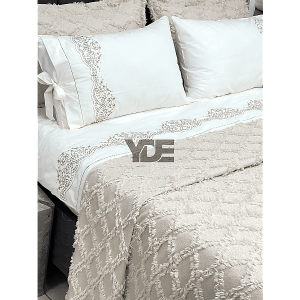 7 Parça Çeyizlik Nakışlı Nevresim Takımı ve Püsküllü Pike Örtüsü